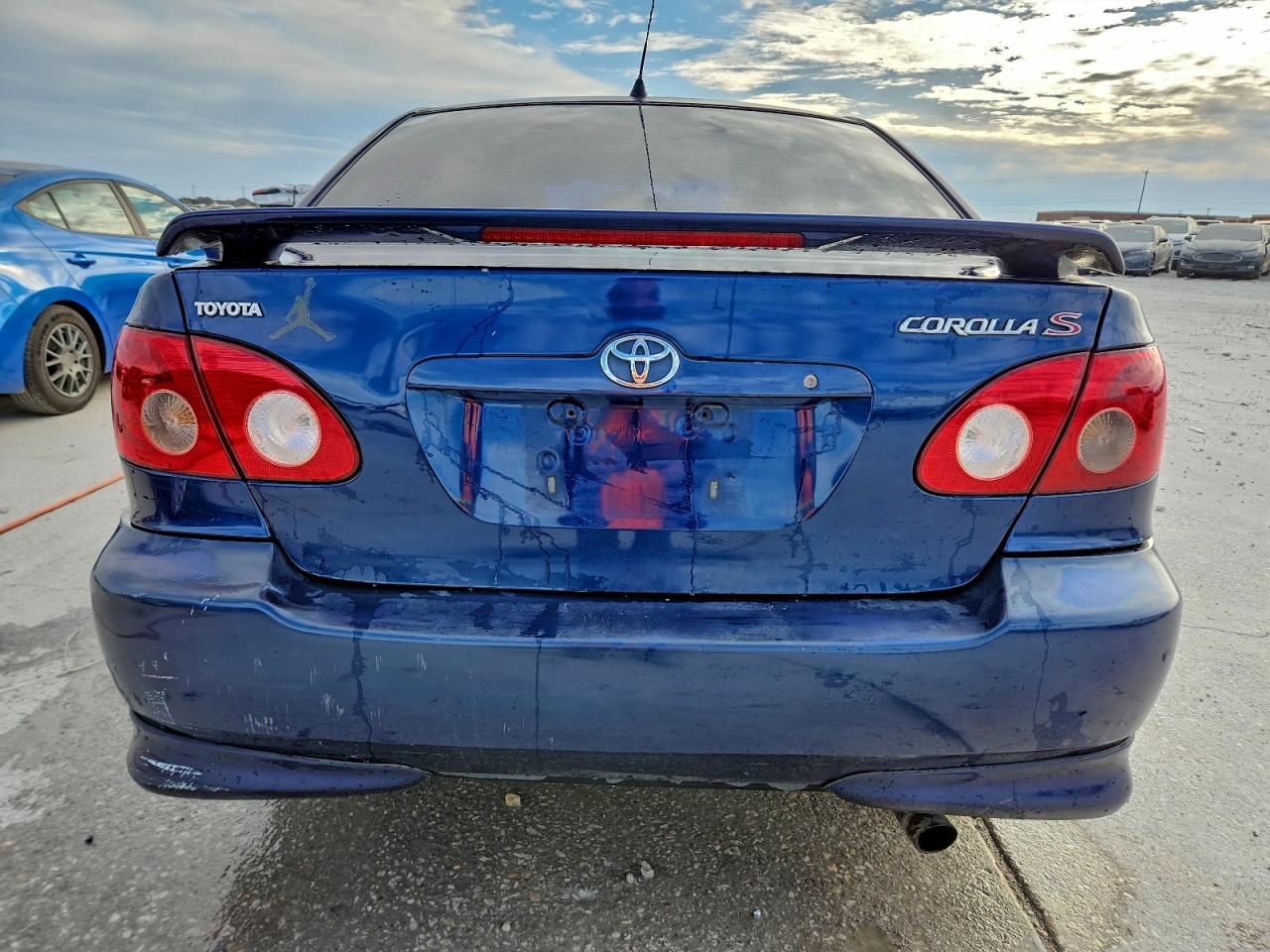 Toyota Corolla Ce Image 9