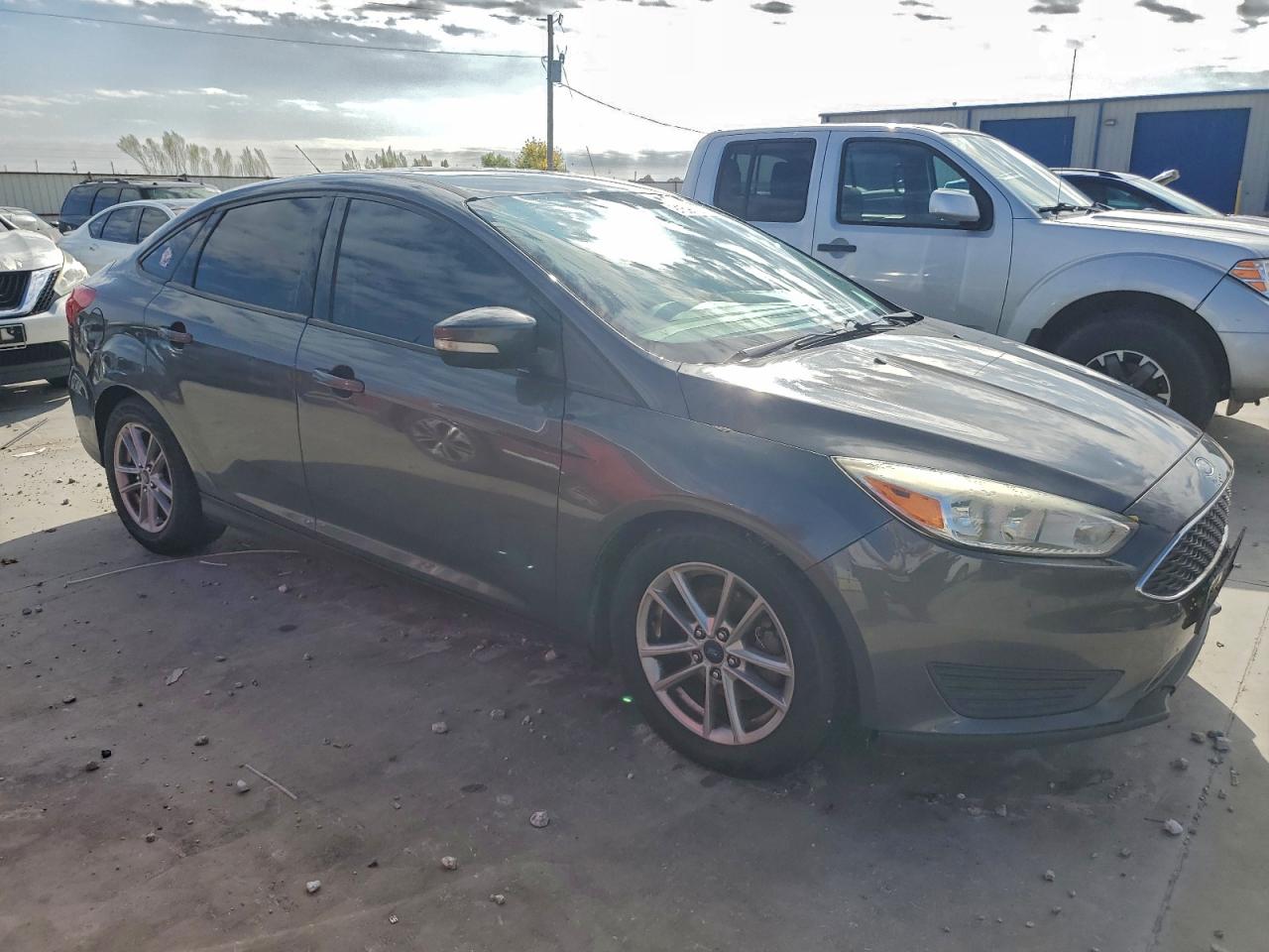 Ford Focus Se Image 12