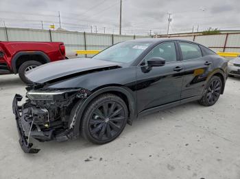  Salvage Toyota Crown Xle
