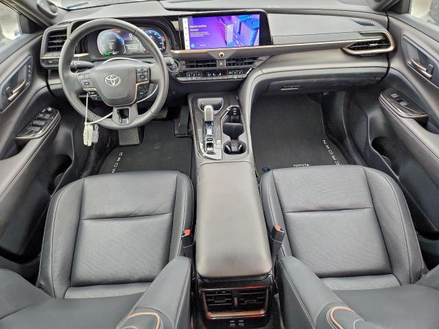 Toyota Crown Xle Xle Image 12