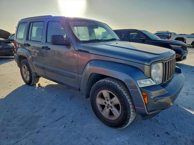 Jeep Liberty Sport Image 3