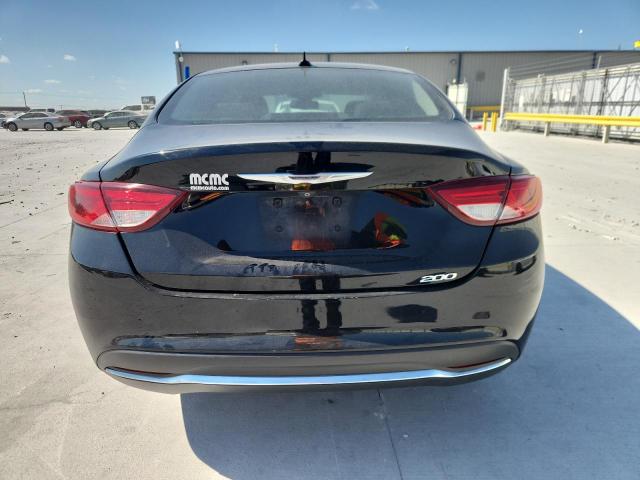 Chrysler 200 Limited Image 6