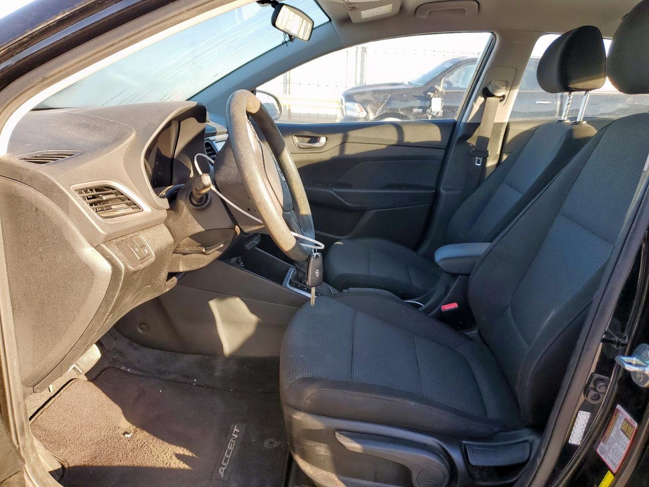 Hyundai ACCENT Se Image 11