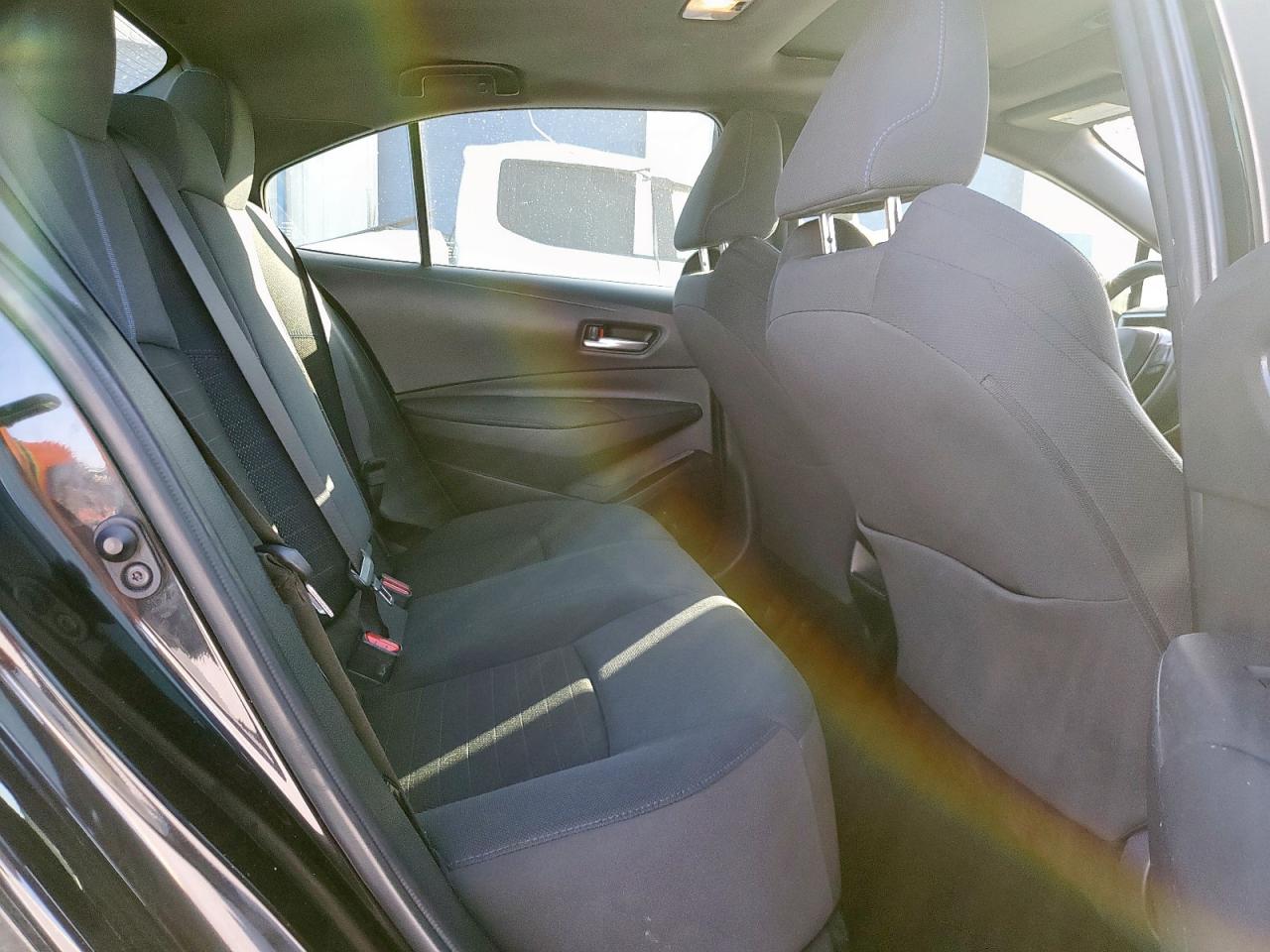 Toyota Corolla Se Image 8