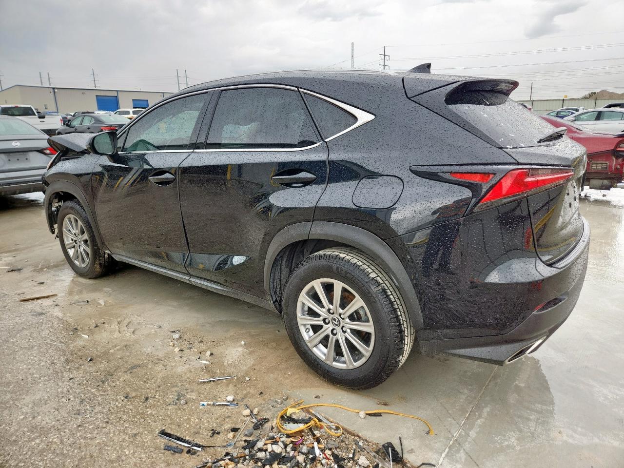 Lexus NX 300 Base Image 12