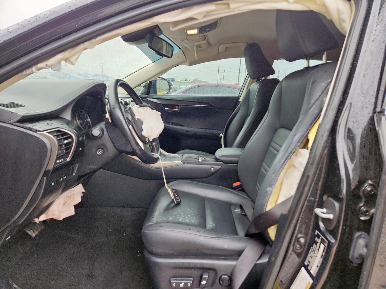 Lexus NX 300 Base Image 3