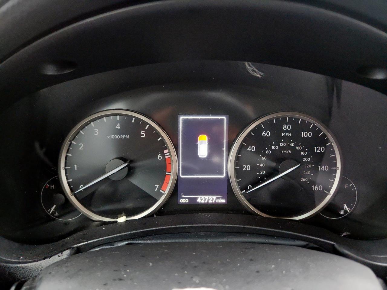 Lexus NX 300 Base Image 8