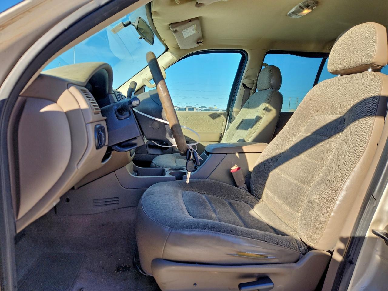 Ford Explorer Xls Image 7