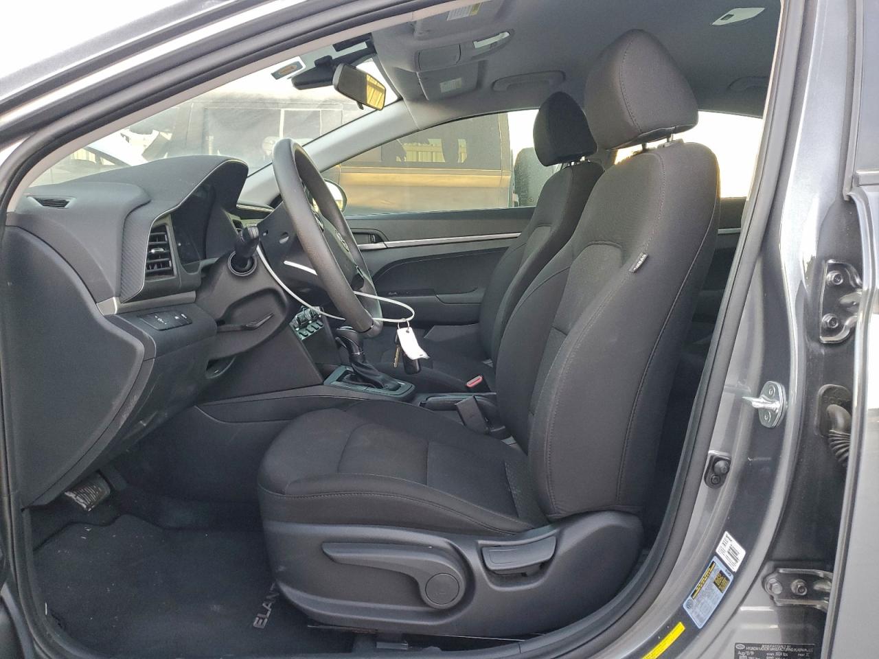 Hyundai ELANTRA Se Image 3