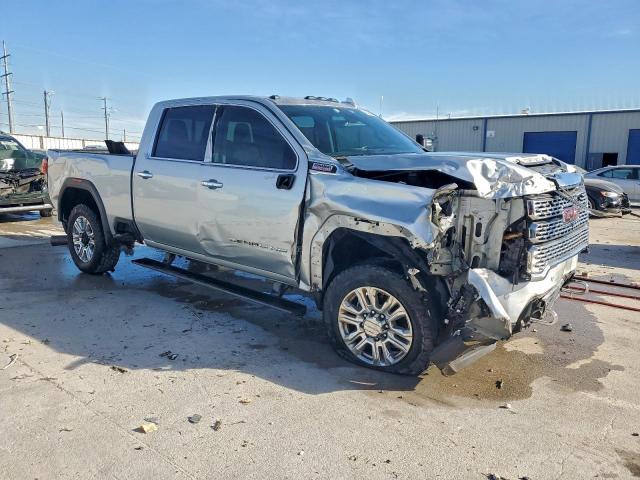 GMC Sierra K2500 Denali Image 7