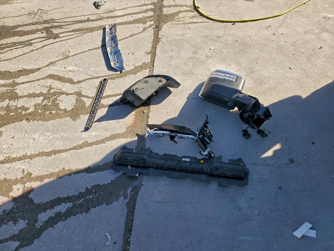 GMC Sierra K2500 Denali Image 12