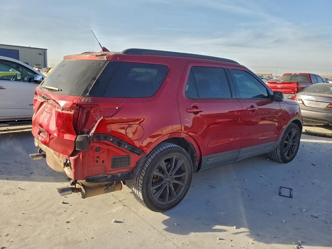 Ford Explorer Xlt Image 12