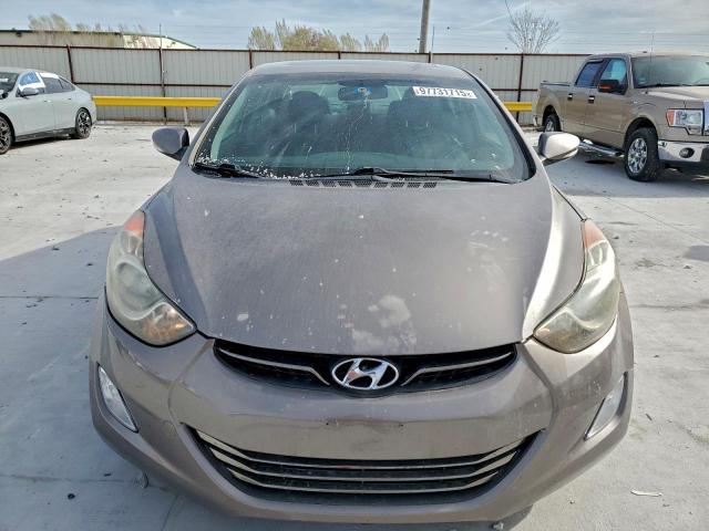 Hyundai ELANTRA Gls Image 3