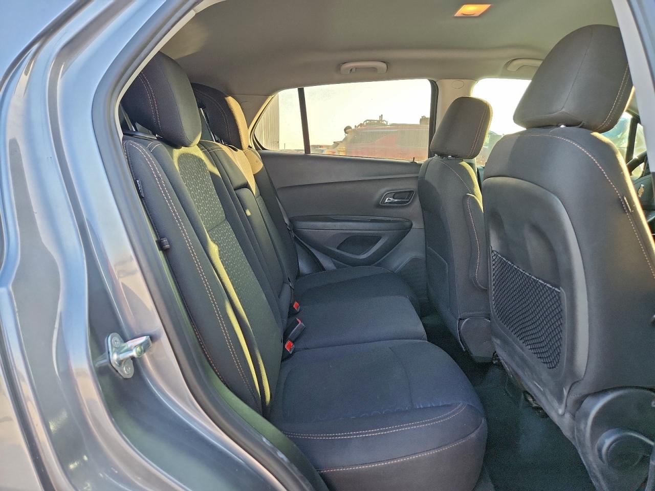 Chevrolet Trax Ls Image 7