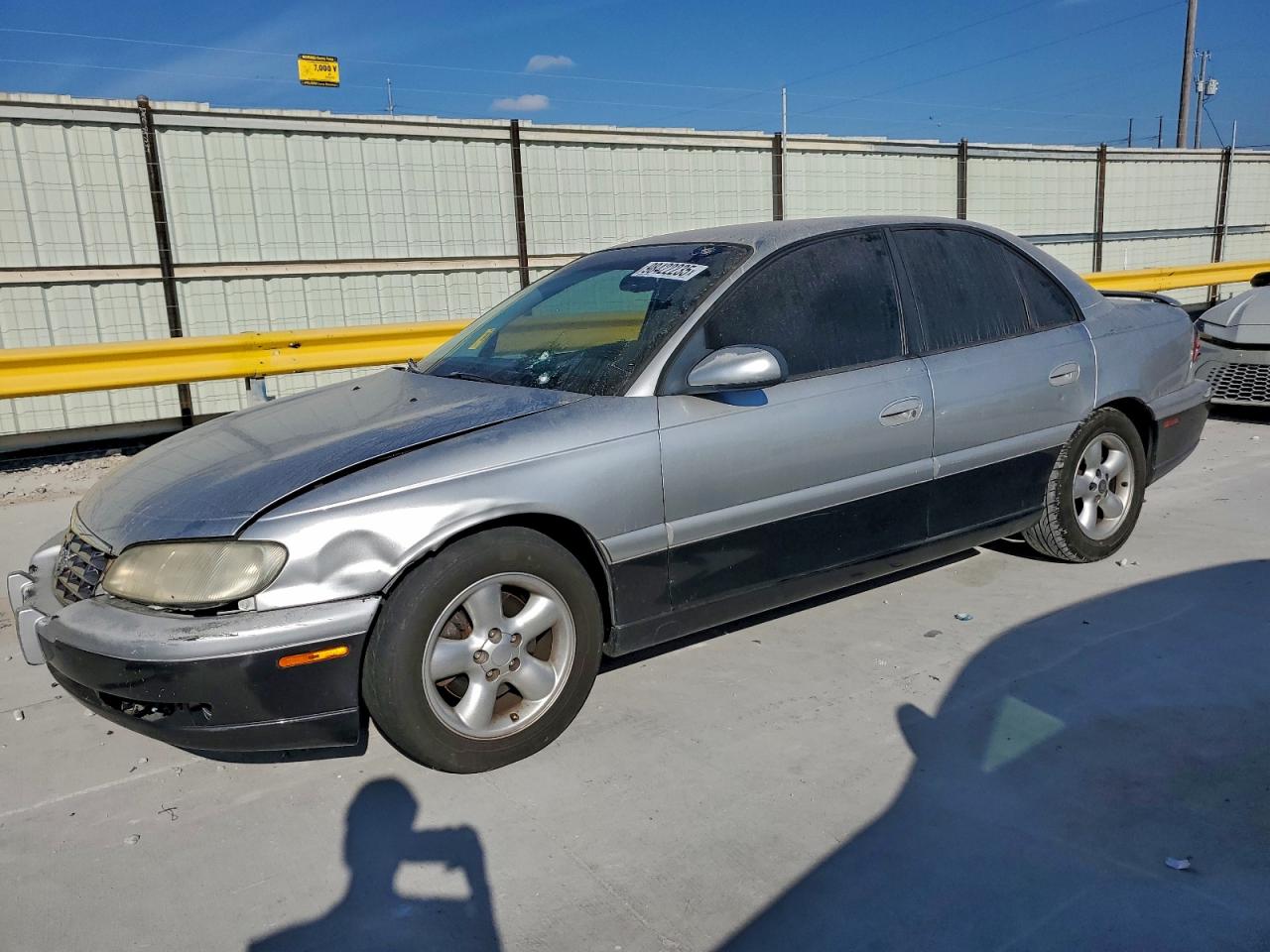 Cadillac Catera Image 1