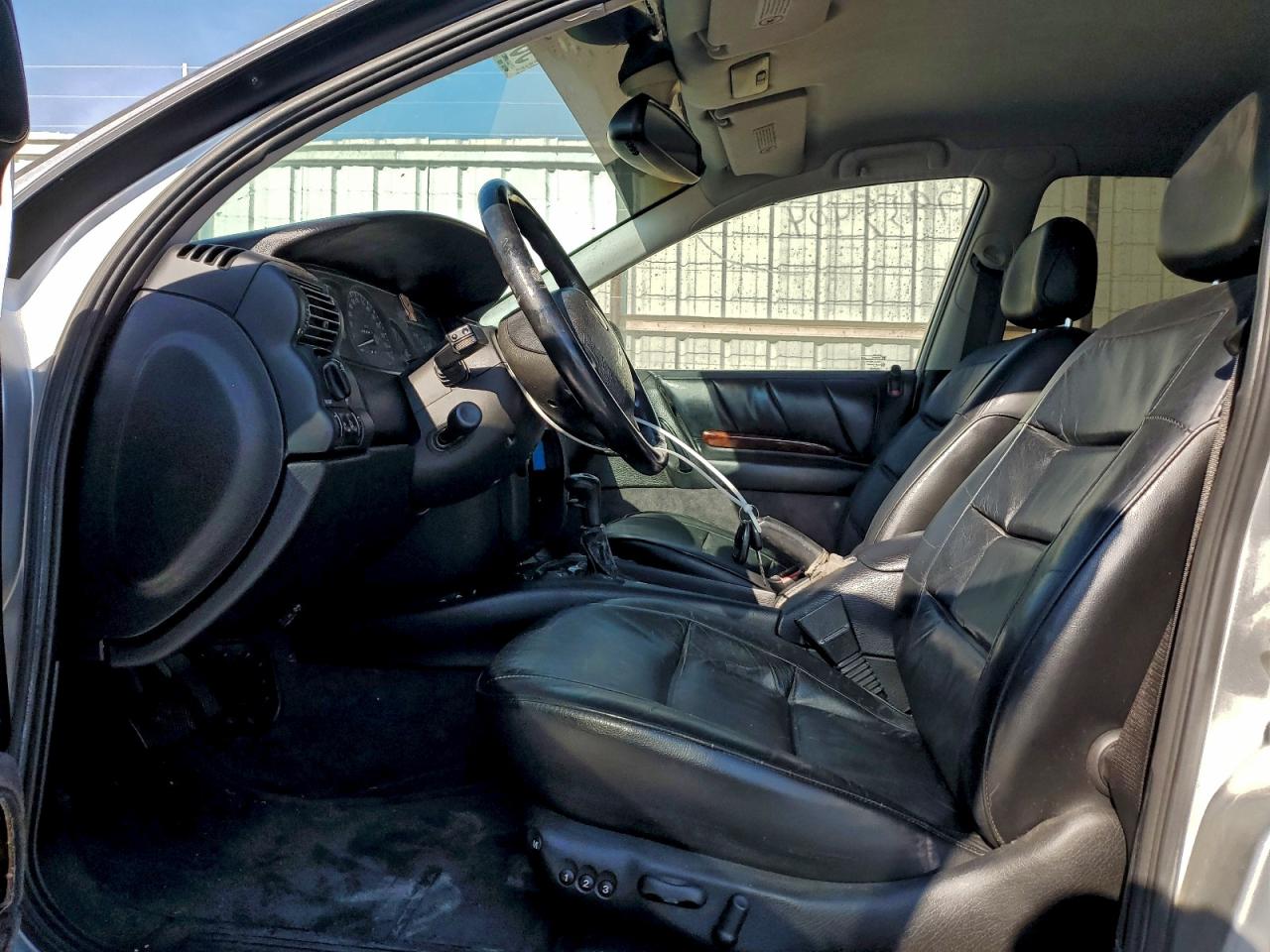 Cadillac Catera Image 11