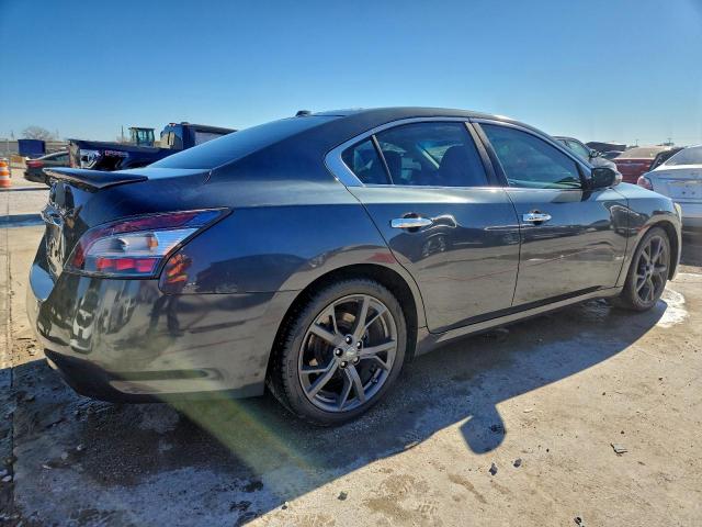 Nissan Maxima S Image 6