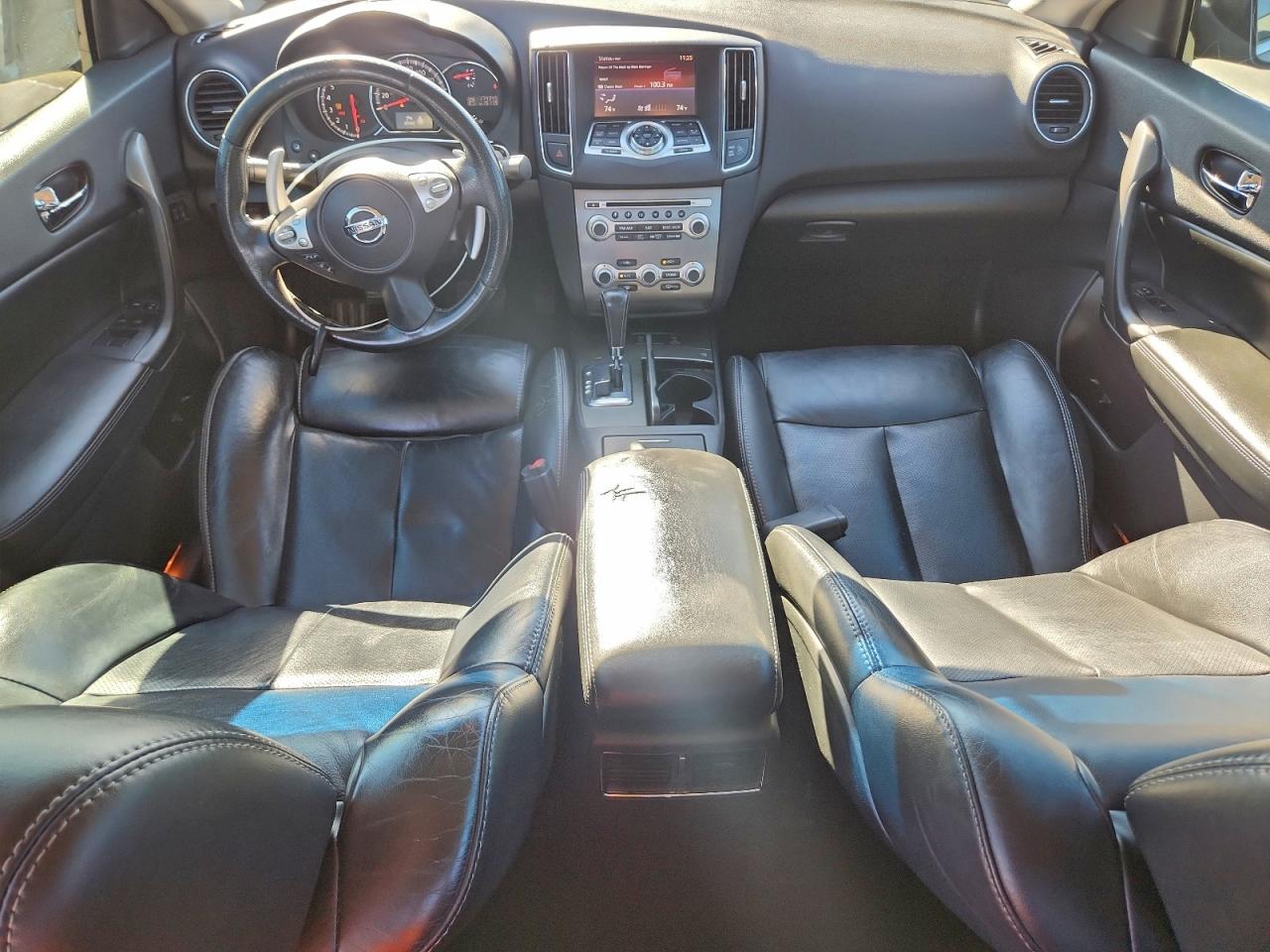 Nissan Maxima S Image 8