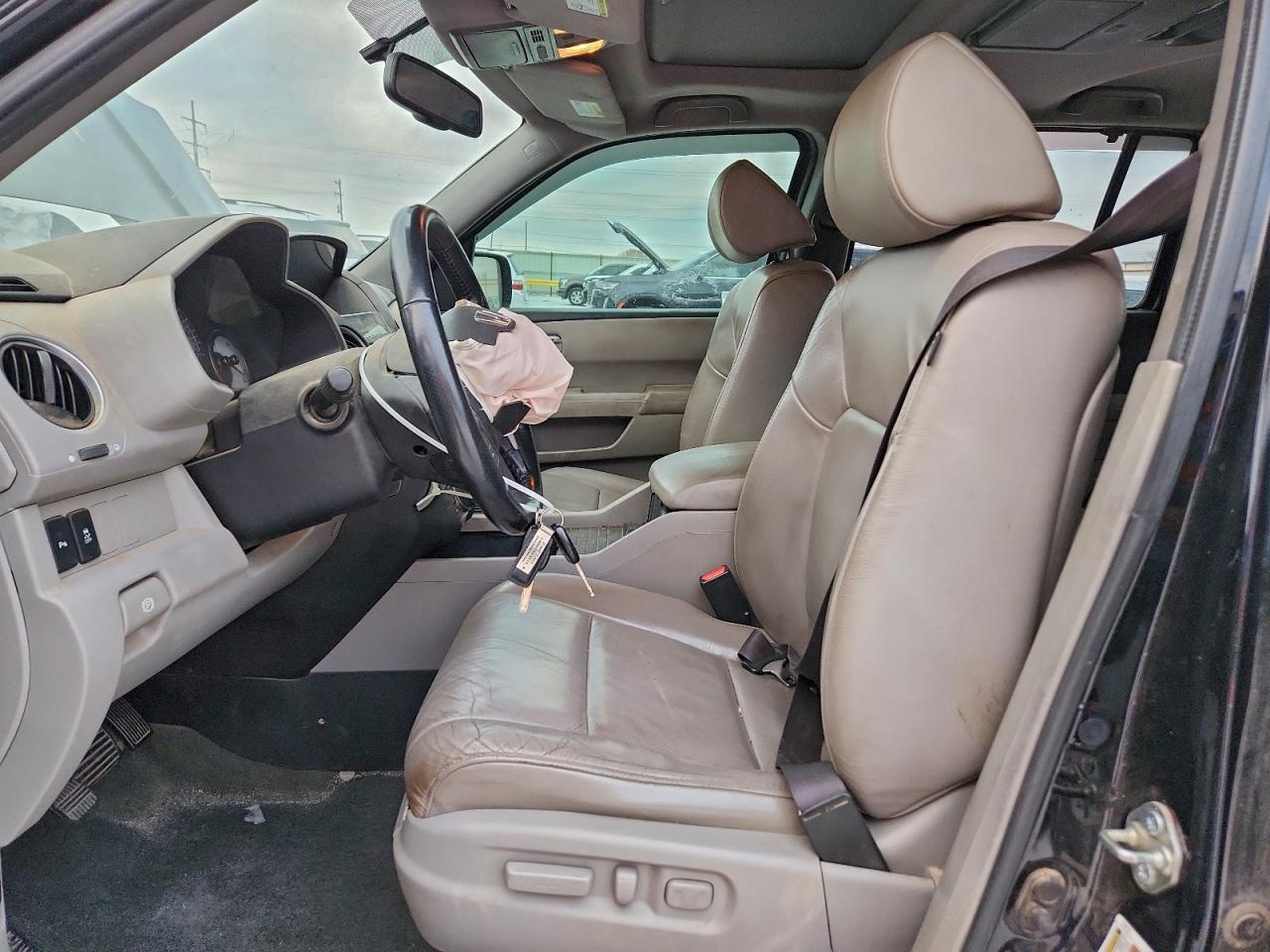 Honda Pilot Touring Image 3