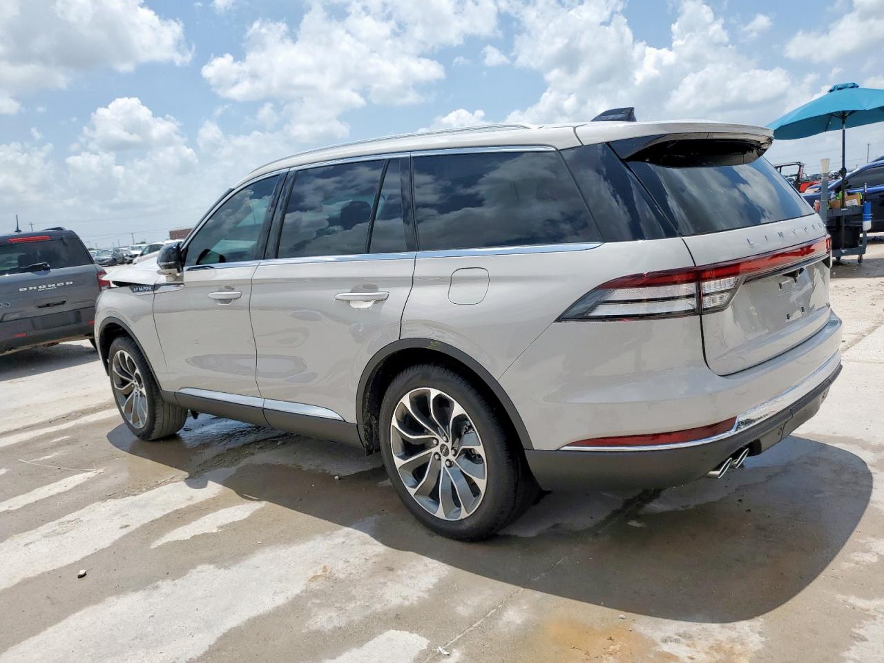 Lincoln Aviator Reserve Image 2