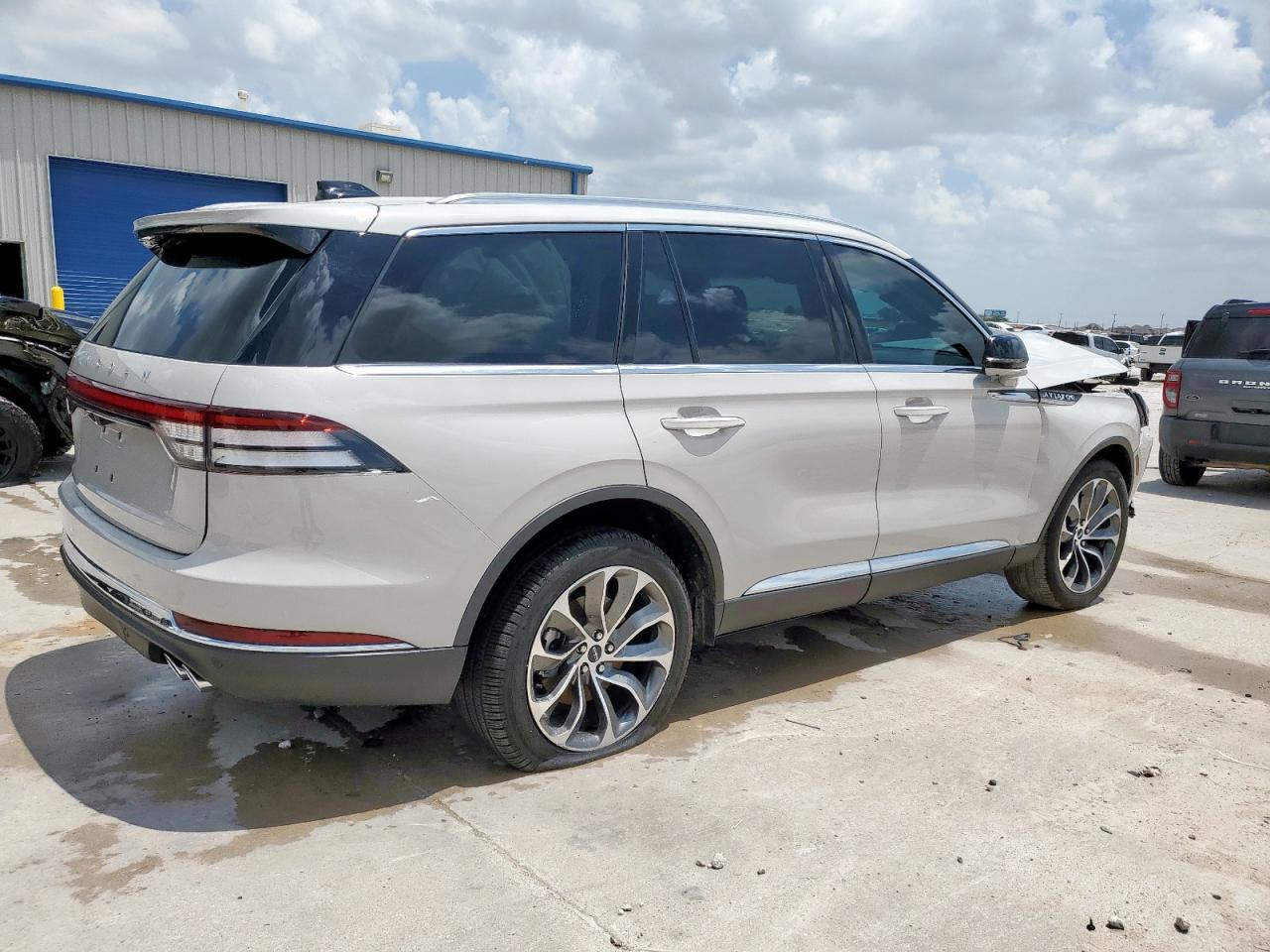 Lincoln Aviator Reserve Image 3