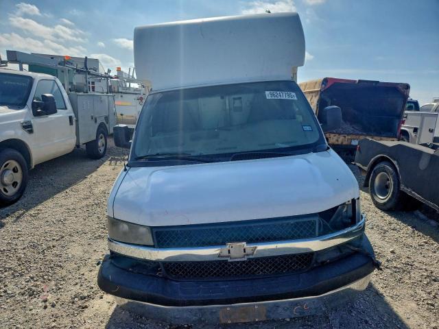 Chevrolet Express Image 8