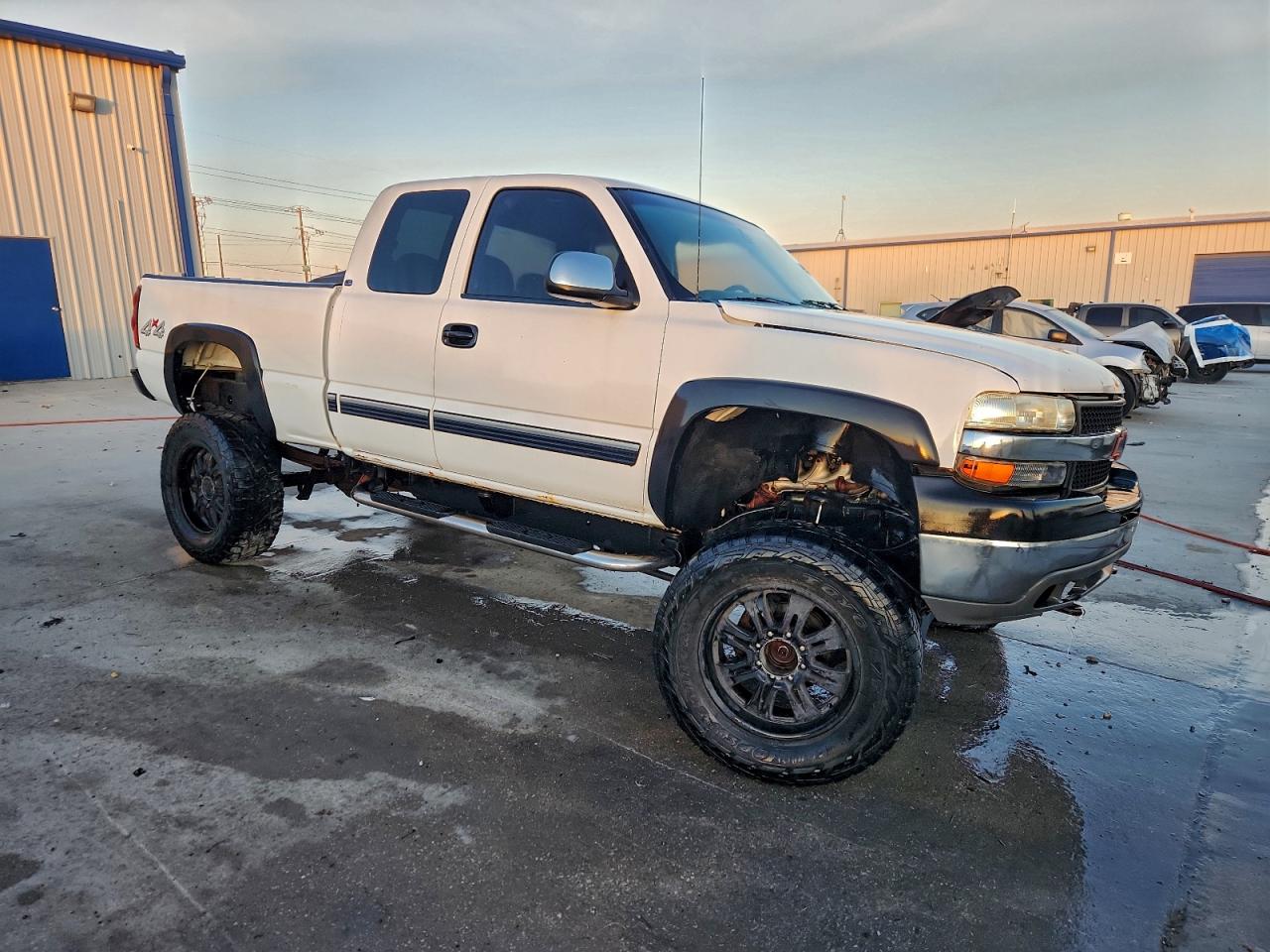 Chevrolet Silverado K2500 Heavy Duty Image 6