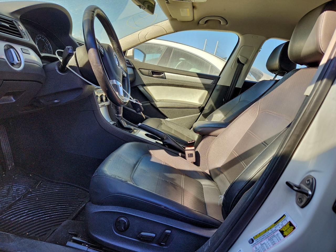 Volkswagen Passat Se Image 9