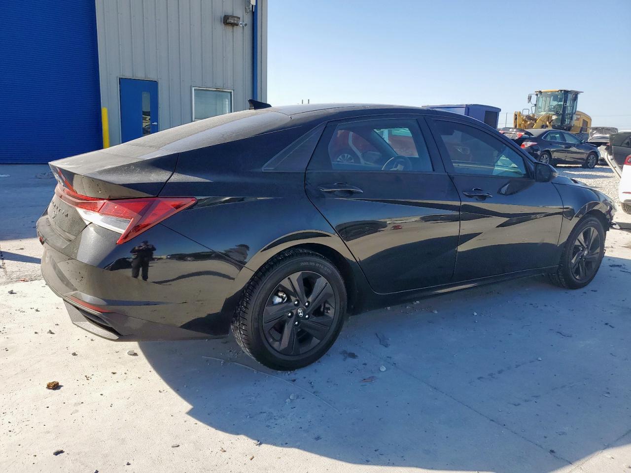 Hyundai ELANTRA Sel Image 2