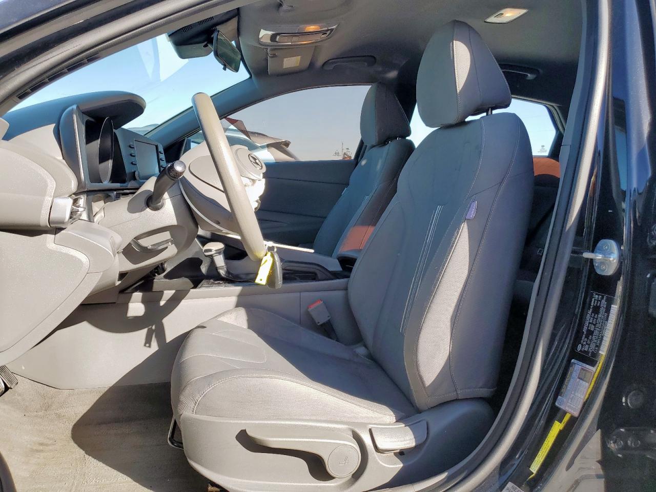 Hyundai ELANTRA Sel Image 8