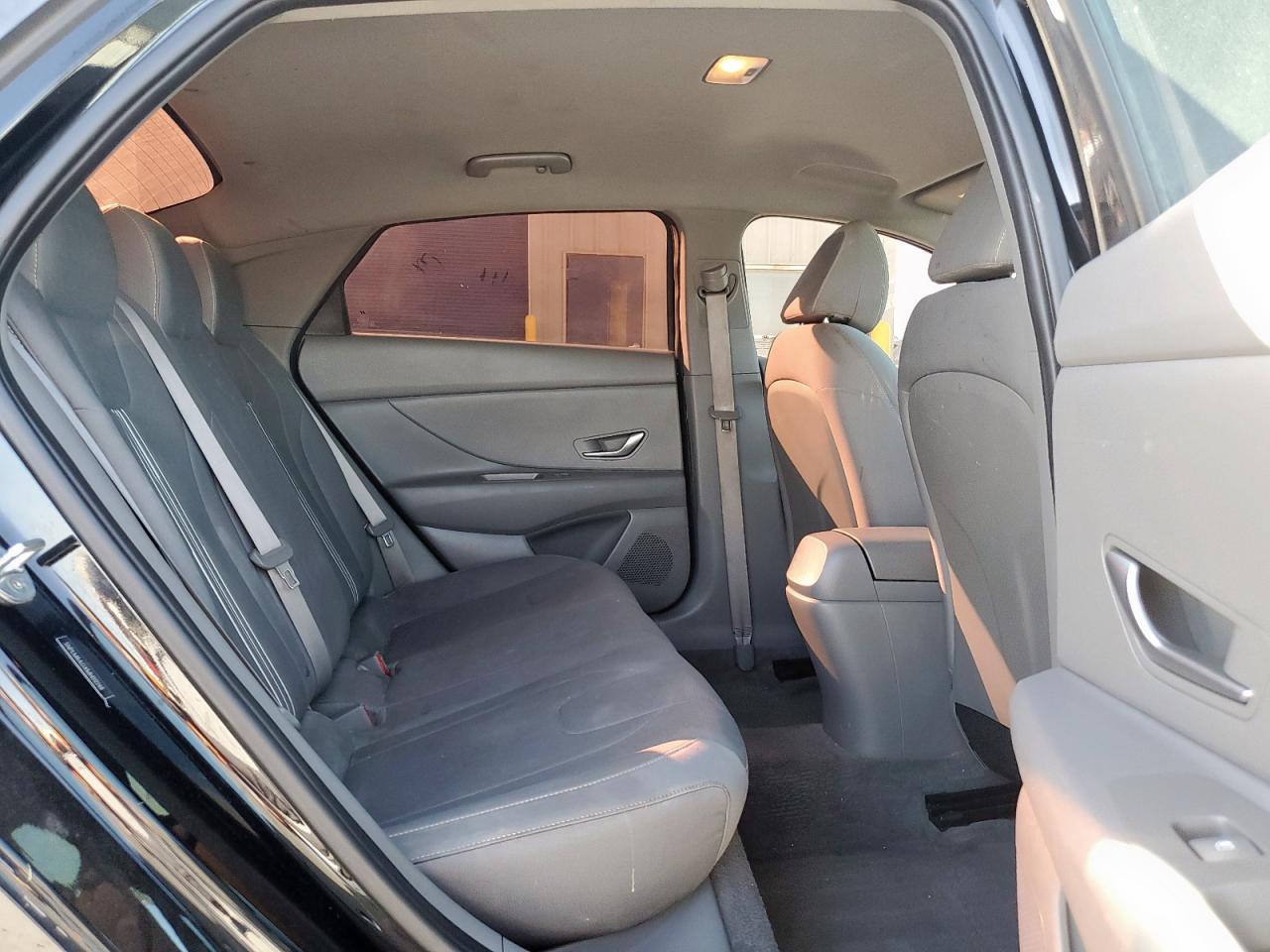 Hyundai ELANTRA Sel Image 6