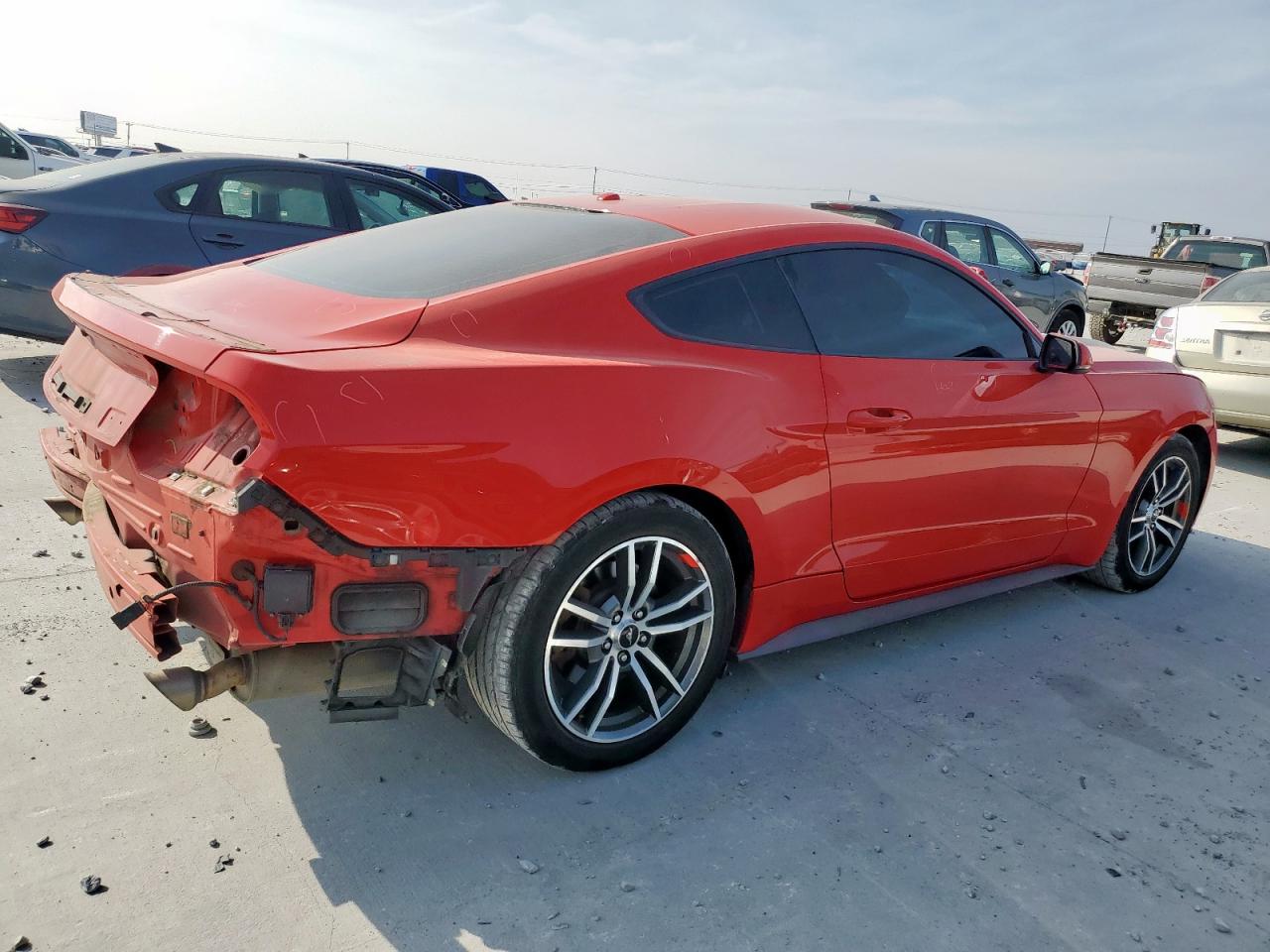 Ford Mustang Image 2