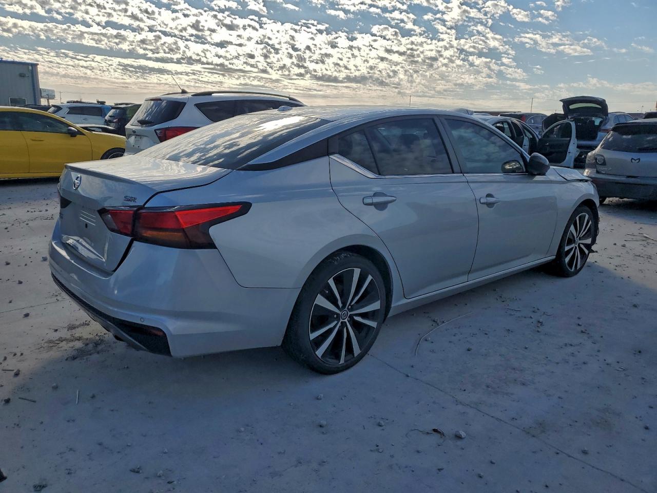 Nissan Altima Sr Image 11