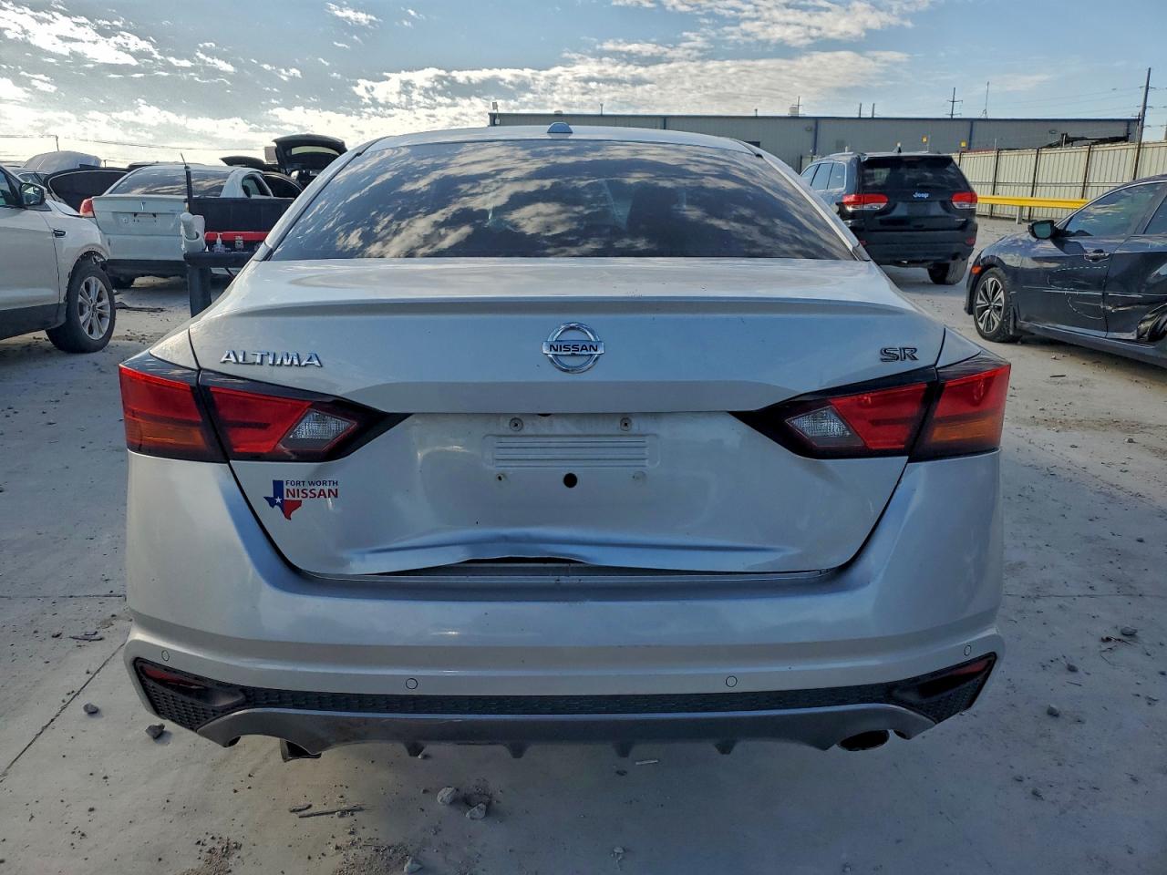 Nissan Altima Sr Image 3