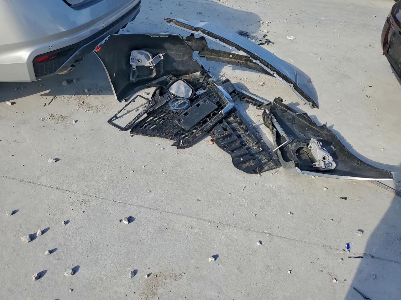 Nissan Altima Sr Image 8