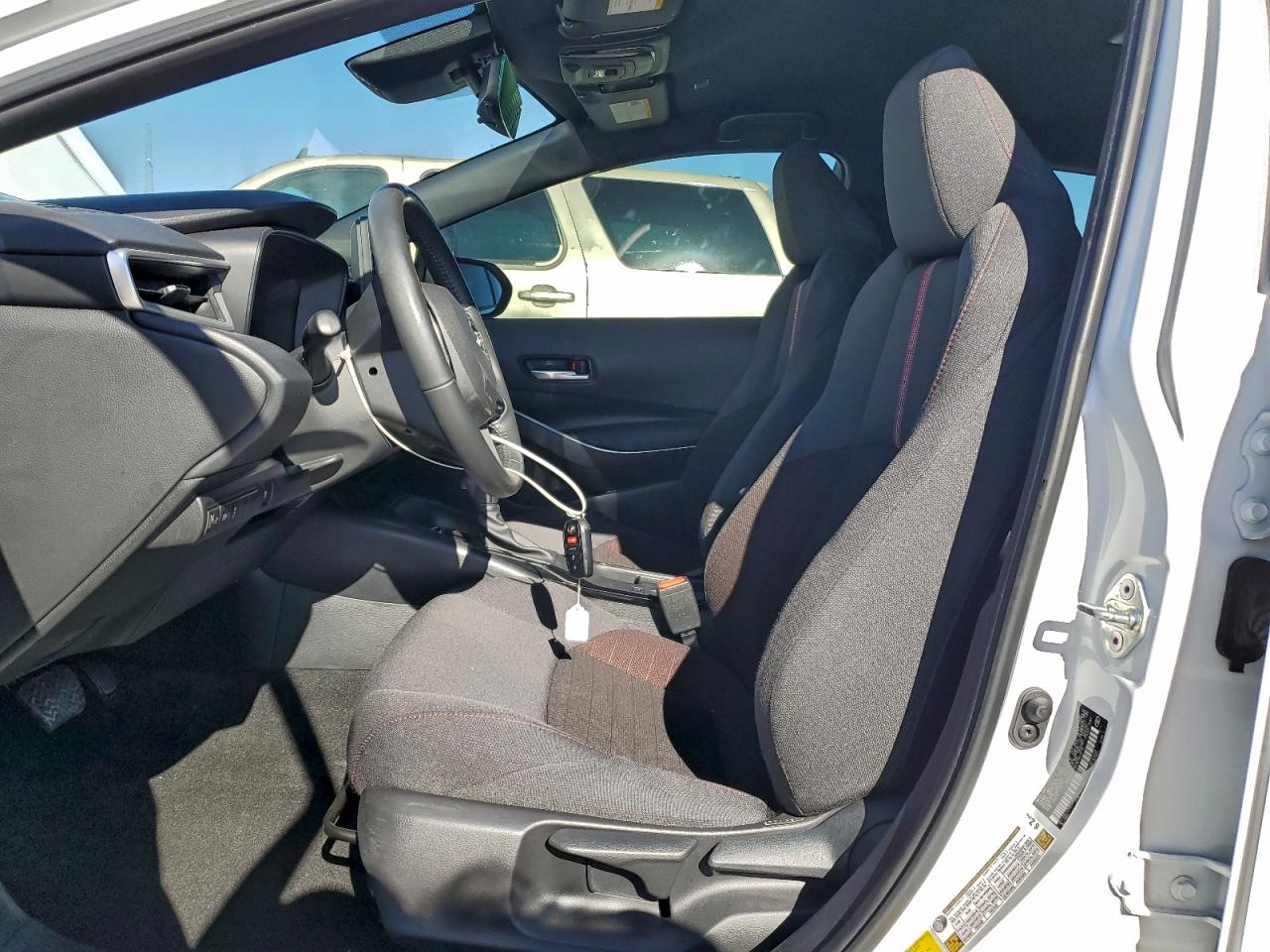 Toyota Corolla Le Image 8