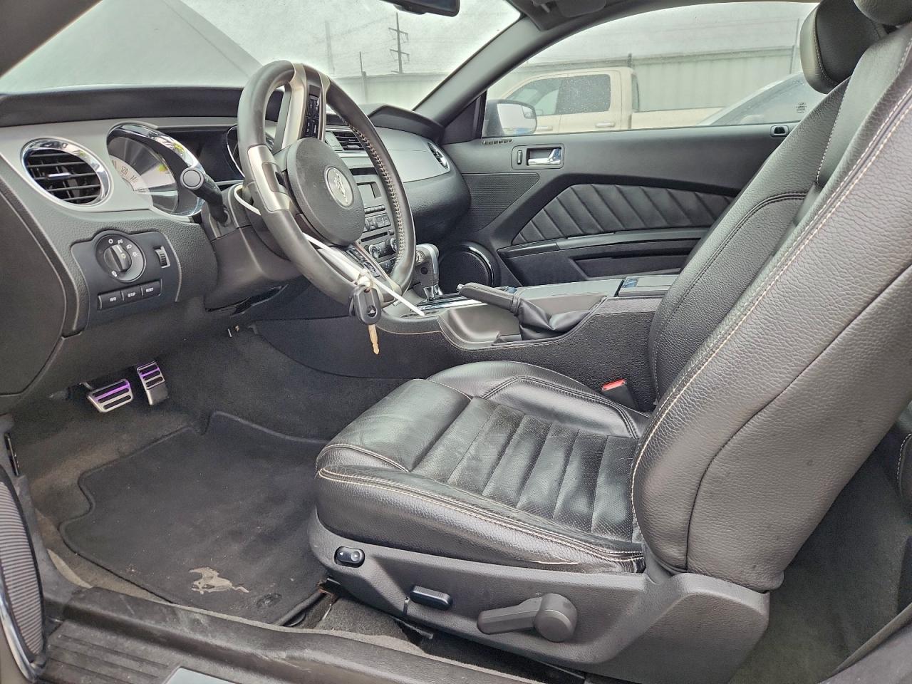 Ford Mustang Image 5