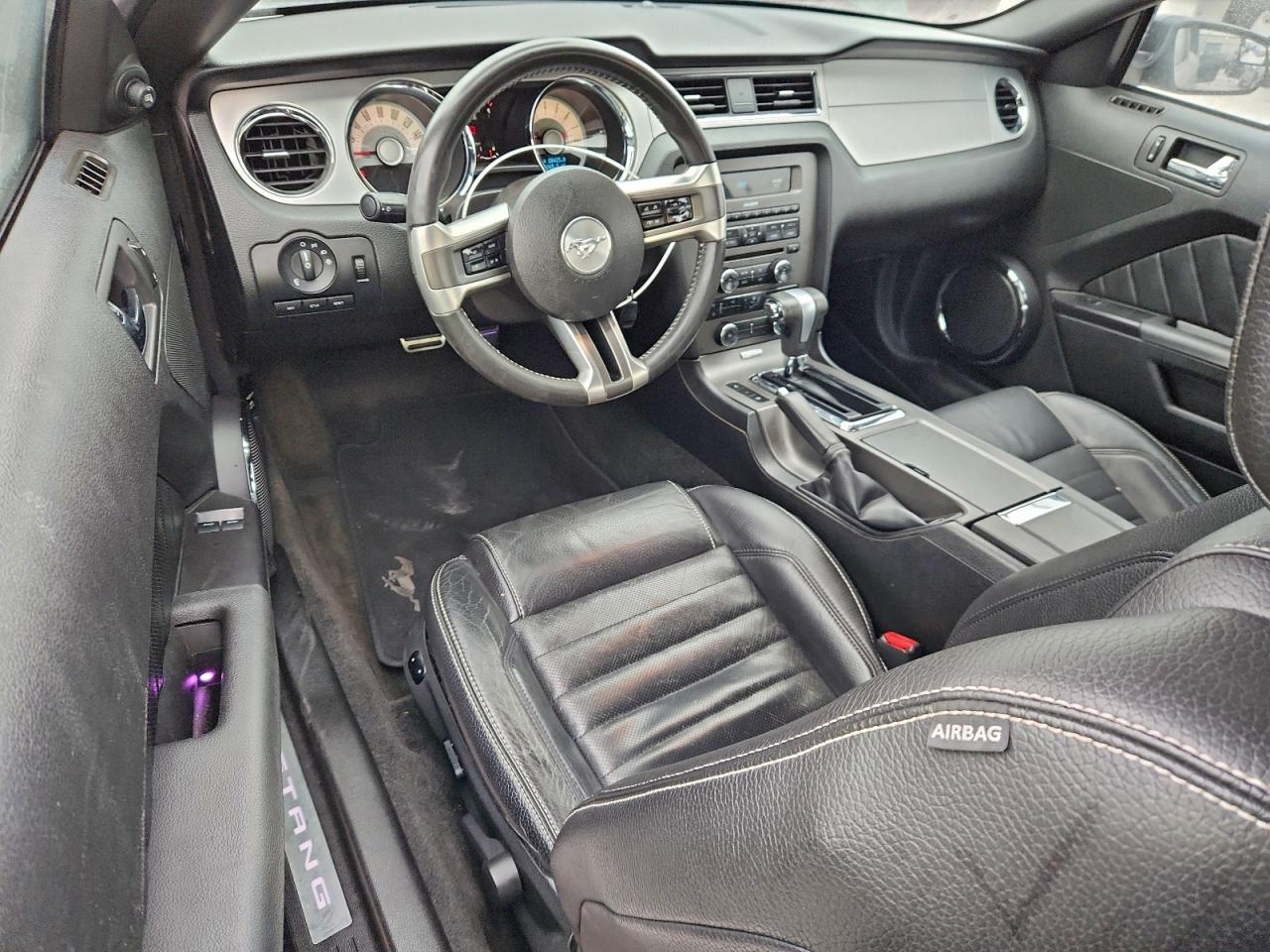 Ford Mustang Image 10