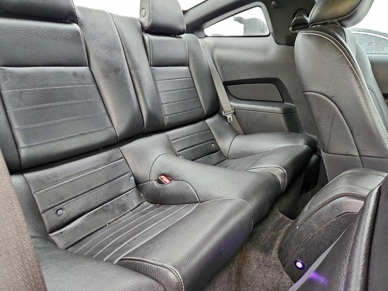 Ford Mustang Image 7