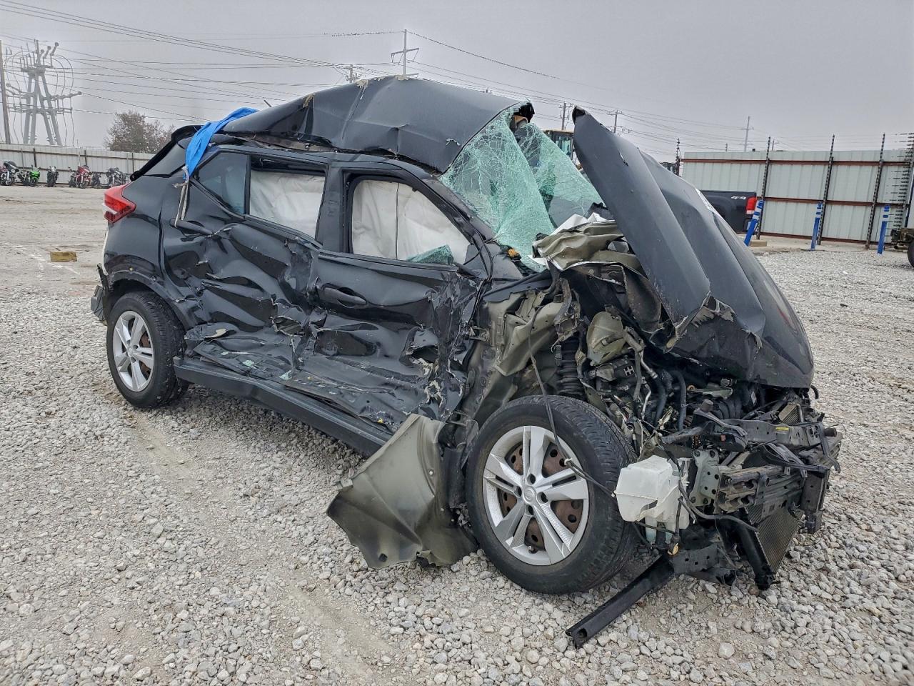 Nissan Kicks S Image 3