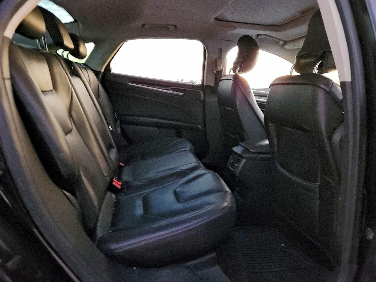 Ford Fusion Titanium Image 6