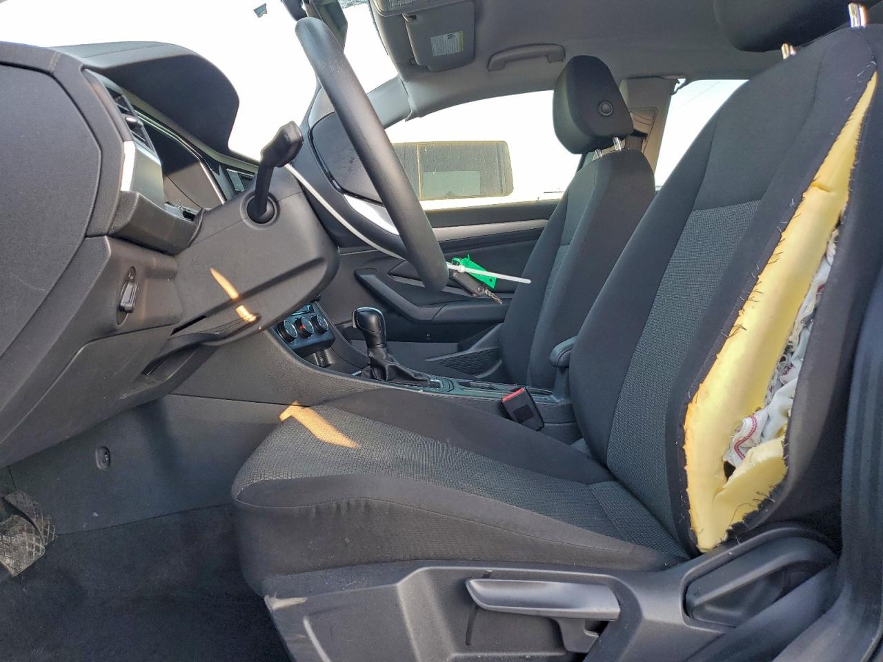 Volkswagen Jetta S Image 8