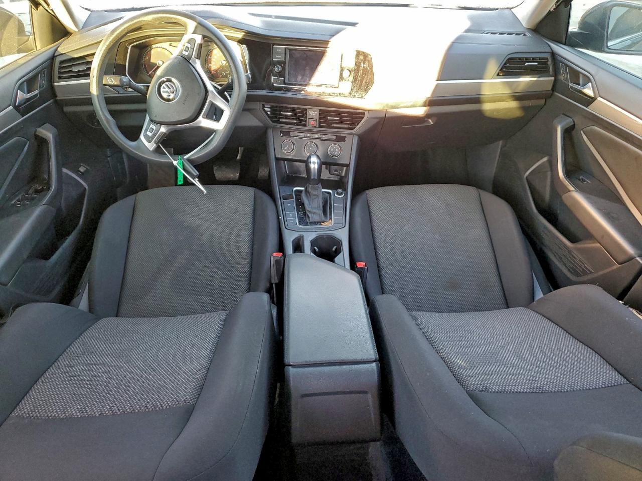 Volkswagen Jetta S Image 9