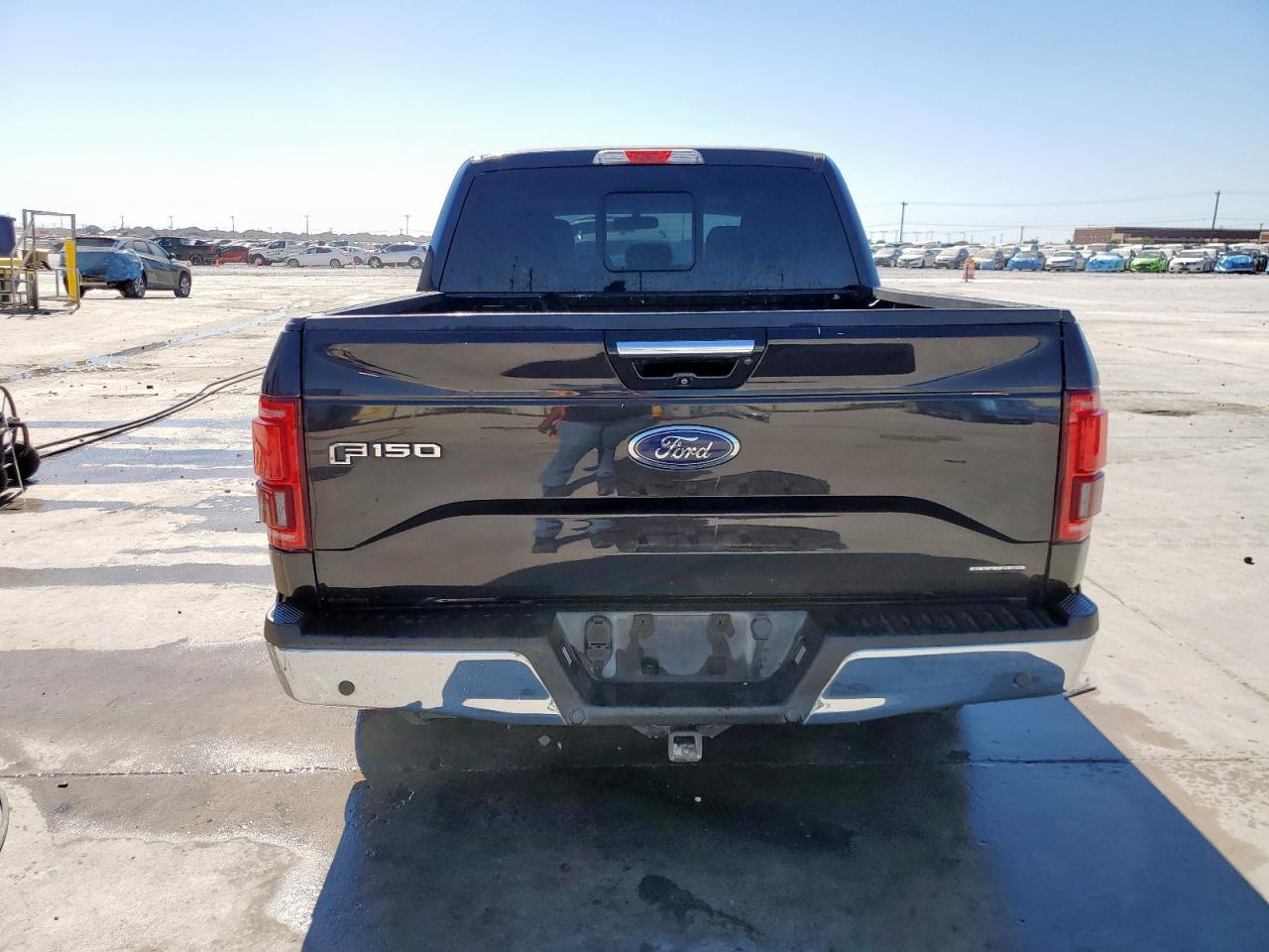 Ford F-150 Supercrew Image 12