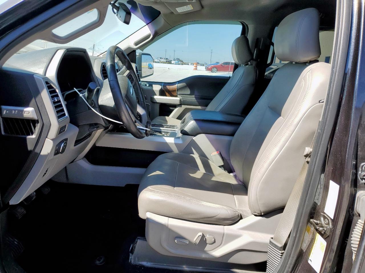 Ford F-150 Supercrew Image 7