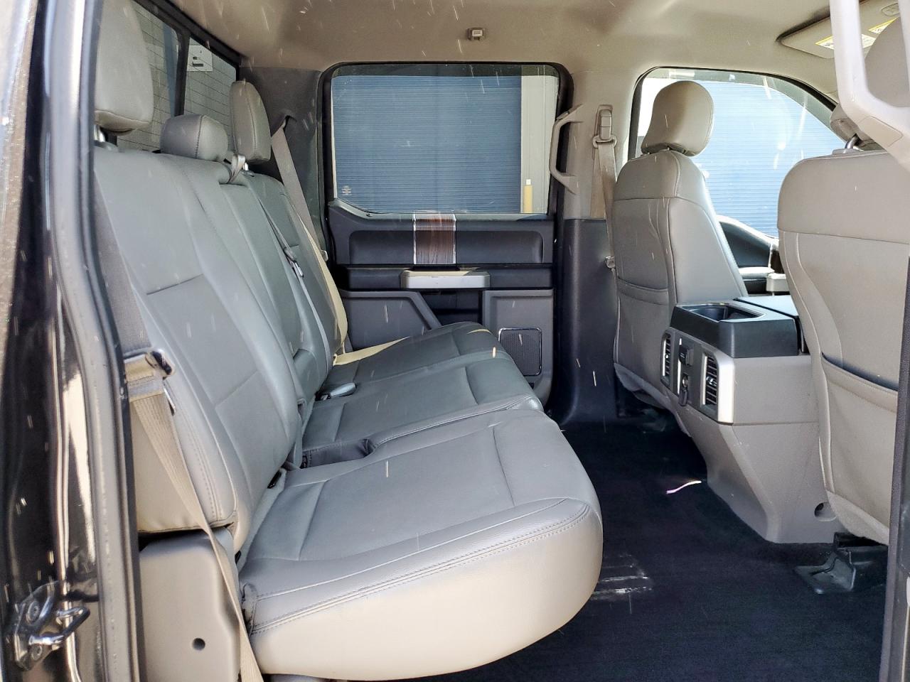 Ford F-150 Supercrew Image 10