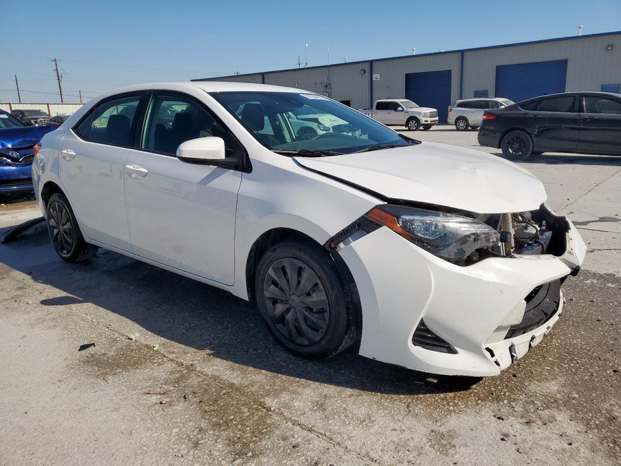 Toyota Corolla L Image 3