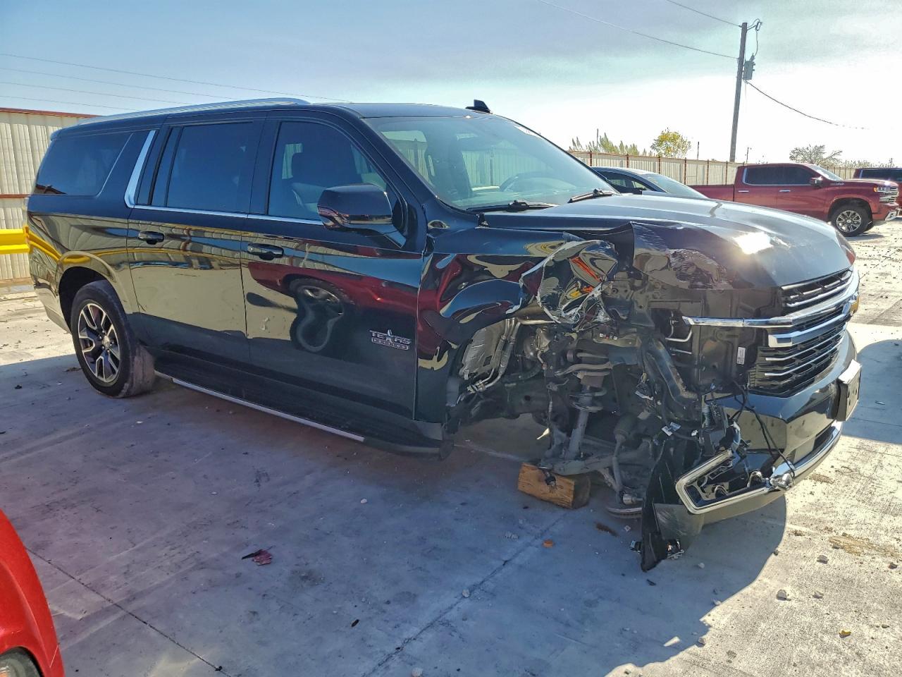 Chevrolet Suburban C1500 Lt Image 3