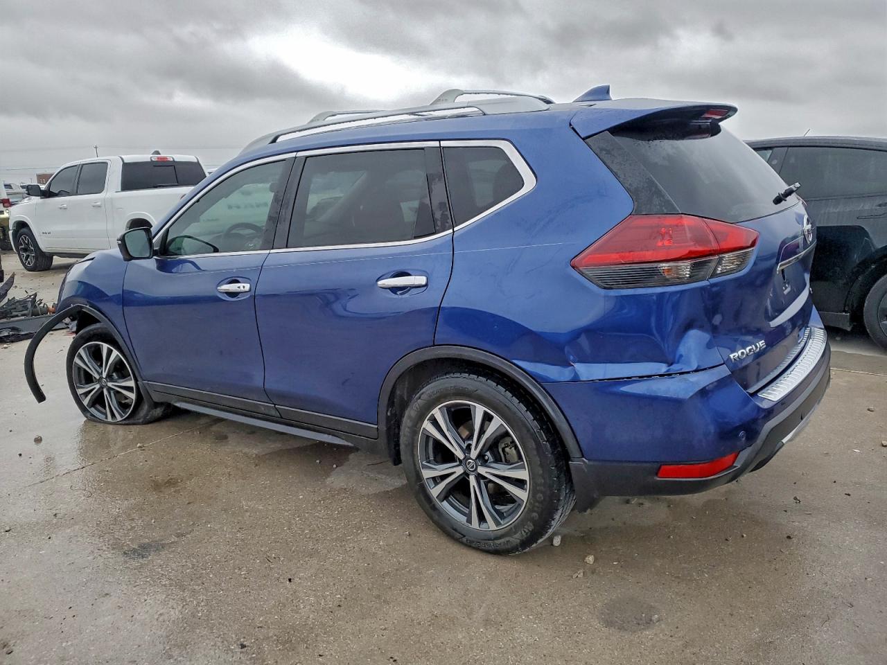 Nissan Rogue S Image 4