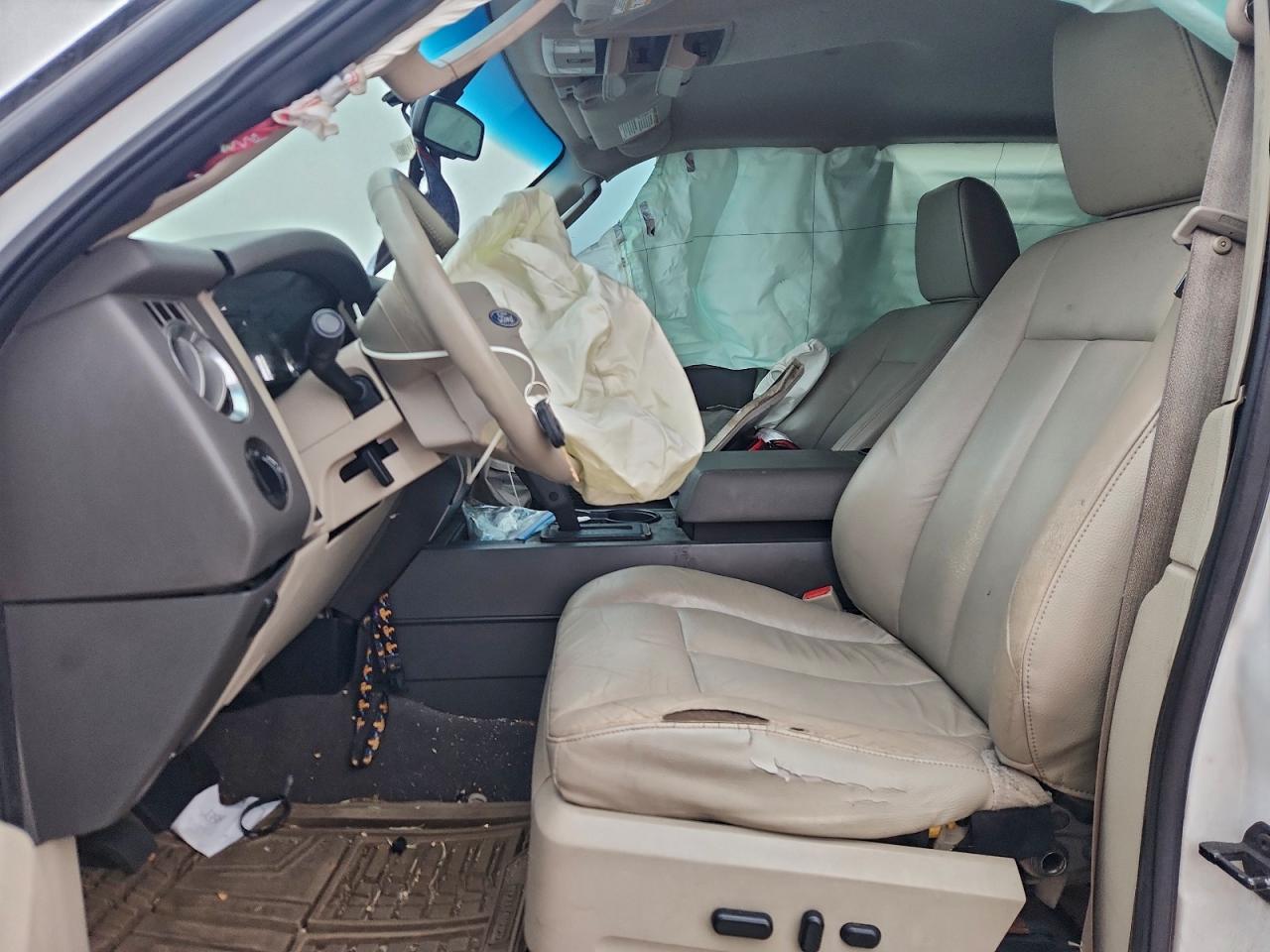 Ford Expedition Xlt Image 6